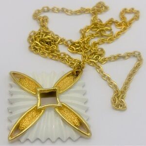 Jonette JJ Vintage Pendant Necklace